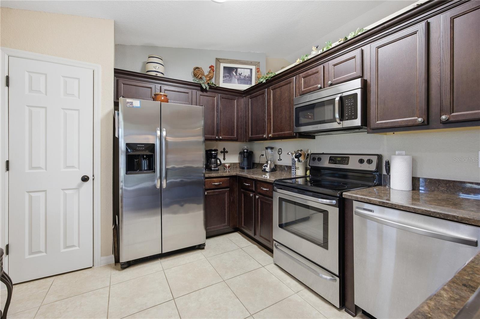 Image 5 of 40 For 9690 30th Avenue