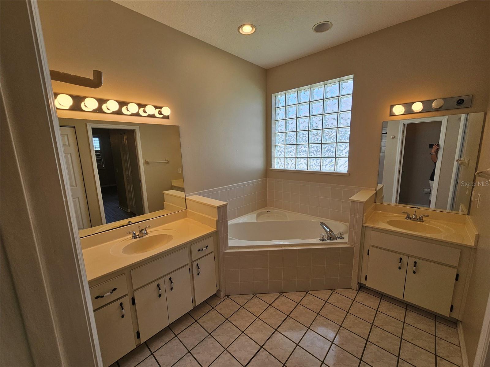 Image 11 of 21 For 17817 115th Court