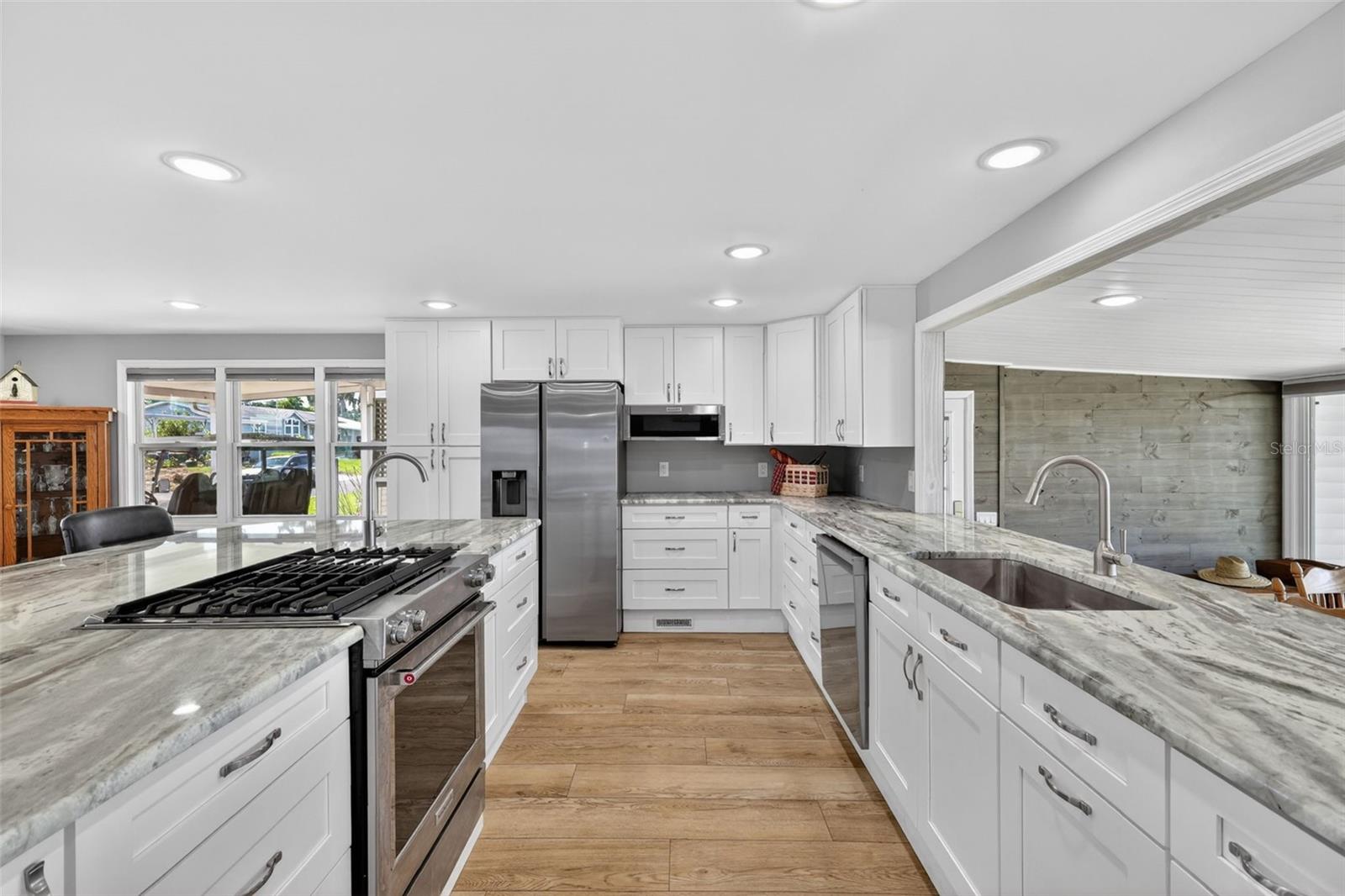 Image 10 of 34 For 1015 Southland Drive