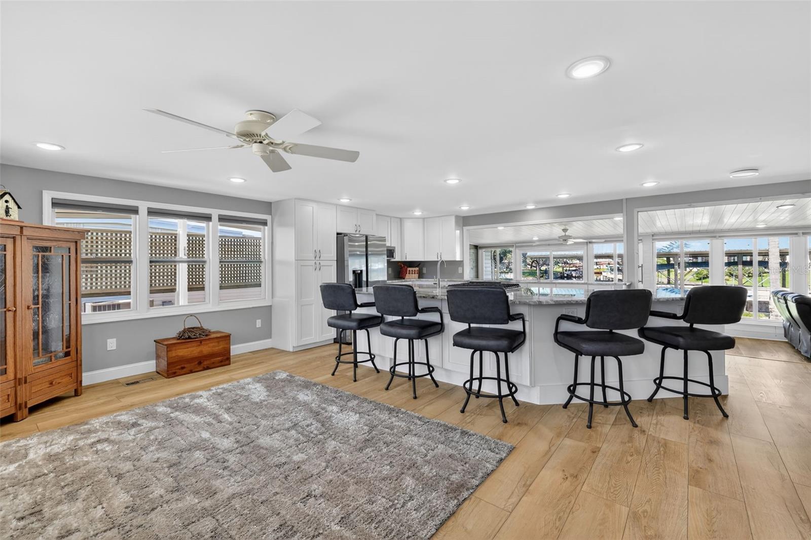 Image 6 of 34 For 1015 Southland Drive