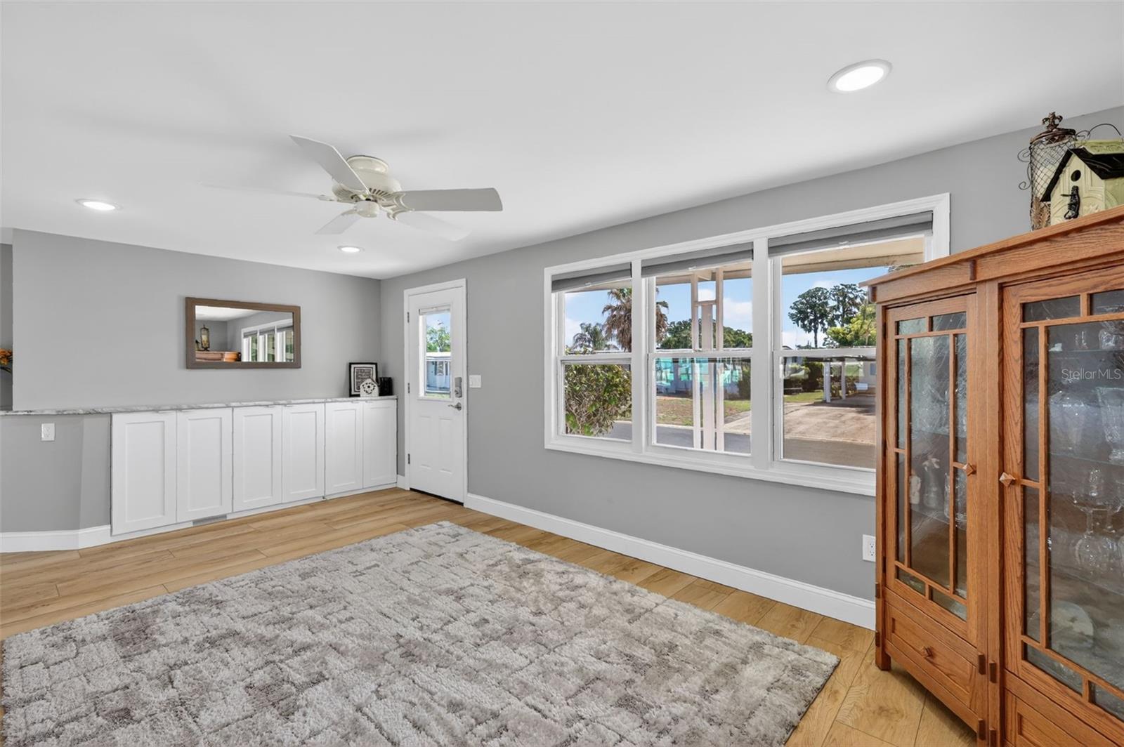 Image 7 of 34 For 1015 Southland Drive