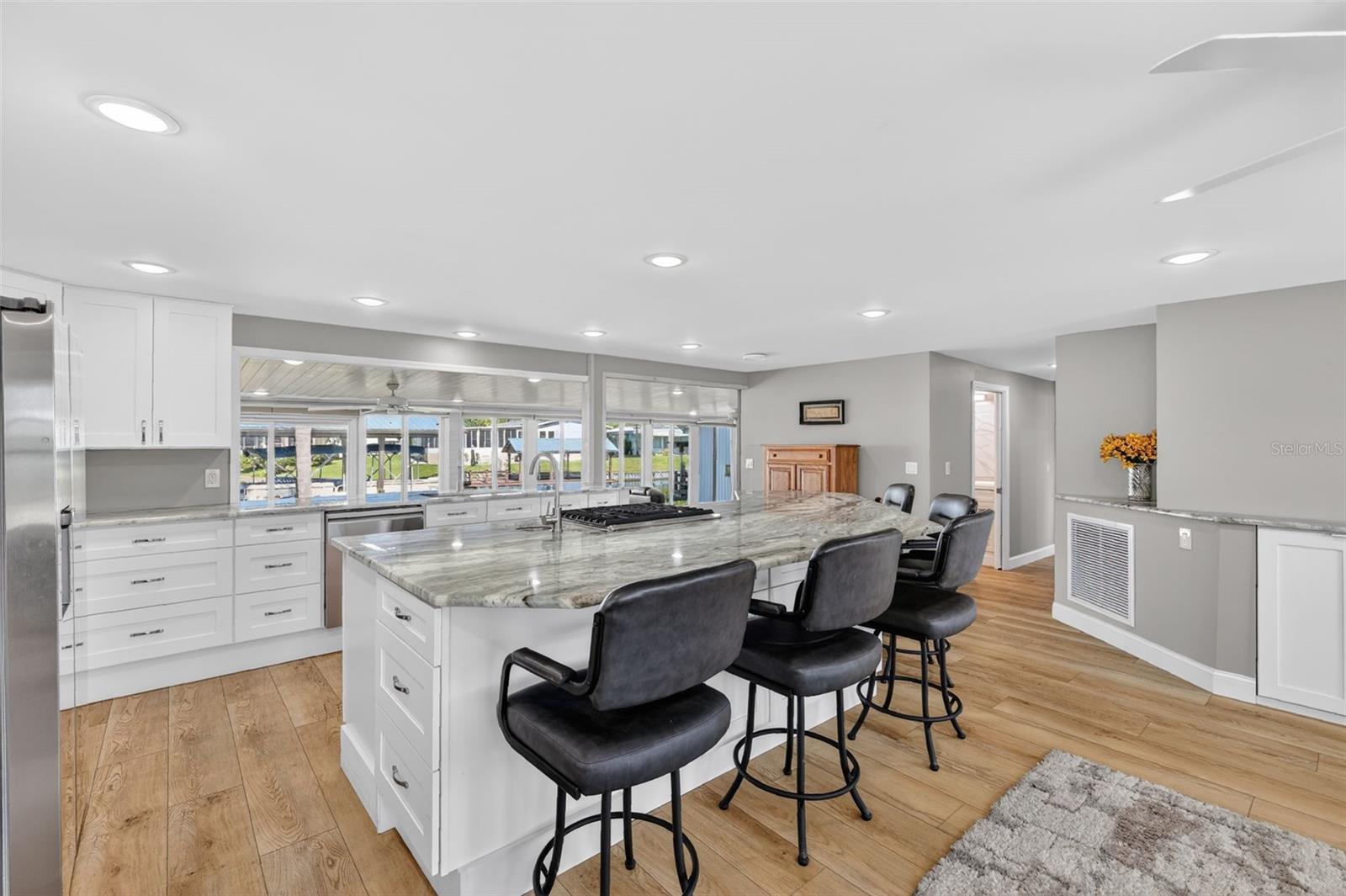 Image 8 of 34 For 1015 Southland Drive