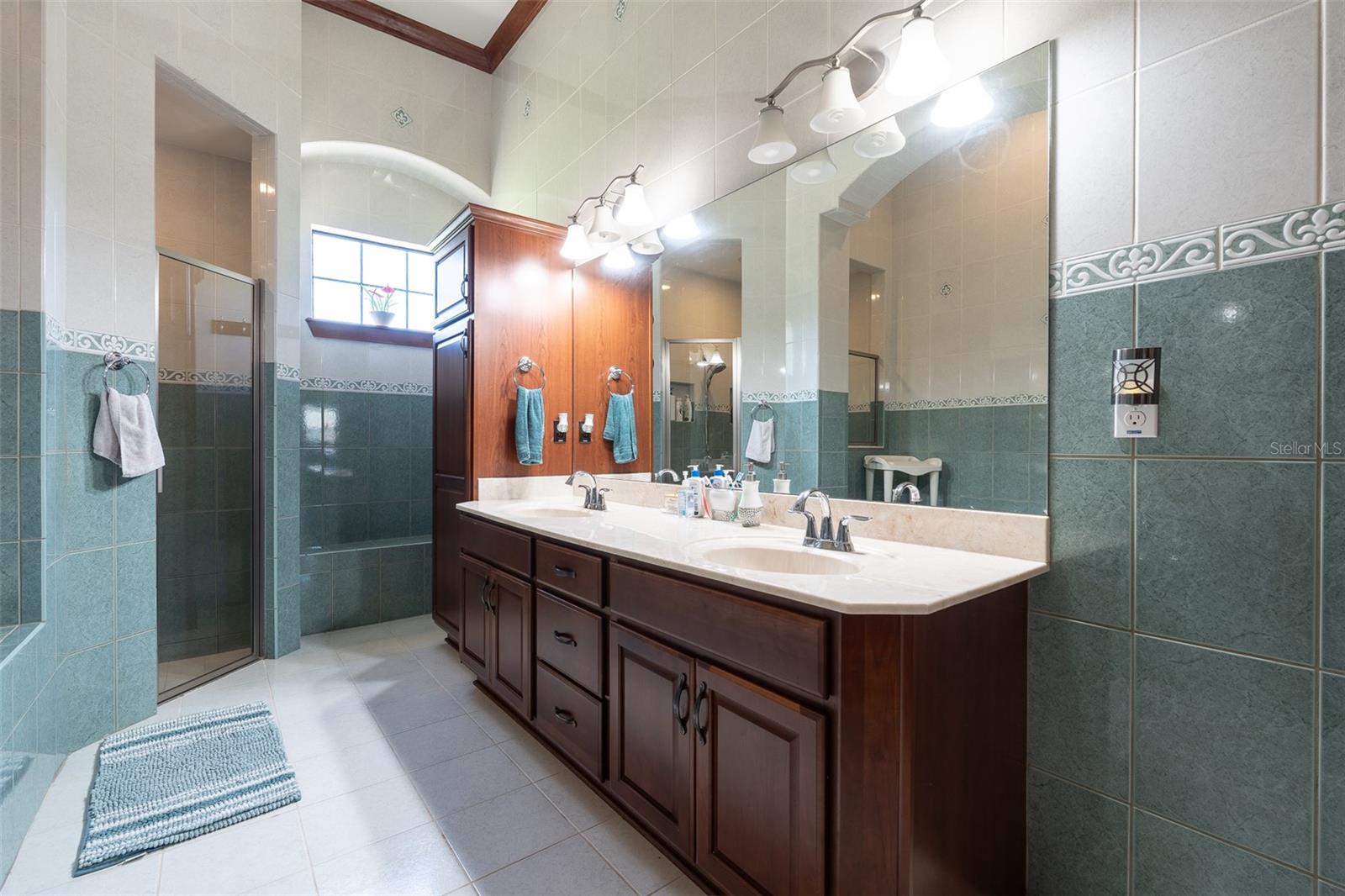 Image 36 of 62 For 4222 9th Avenue