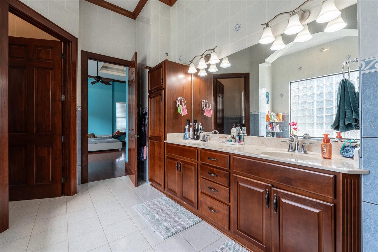 Image 45 of 62 For 4222 9th Avenue