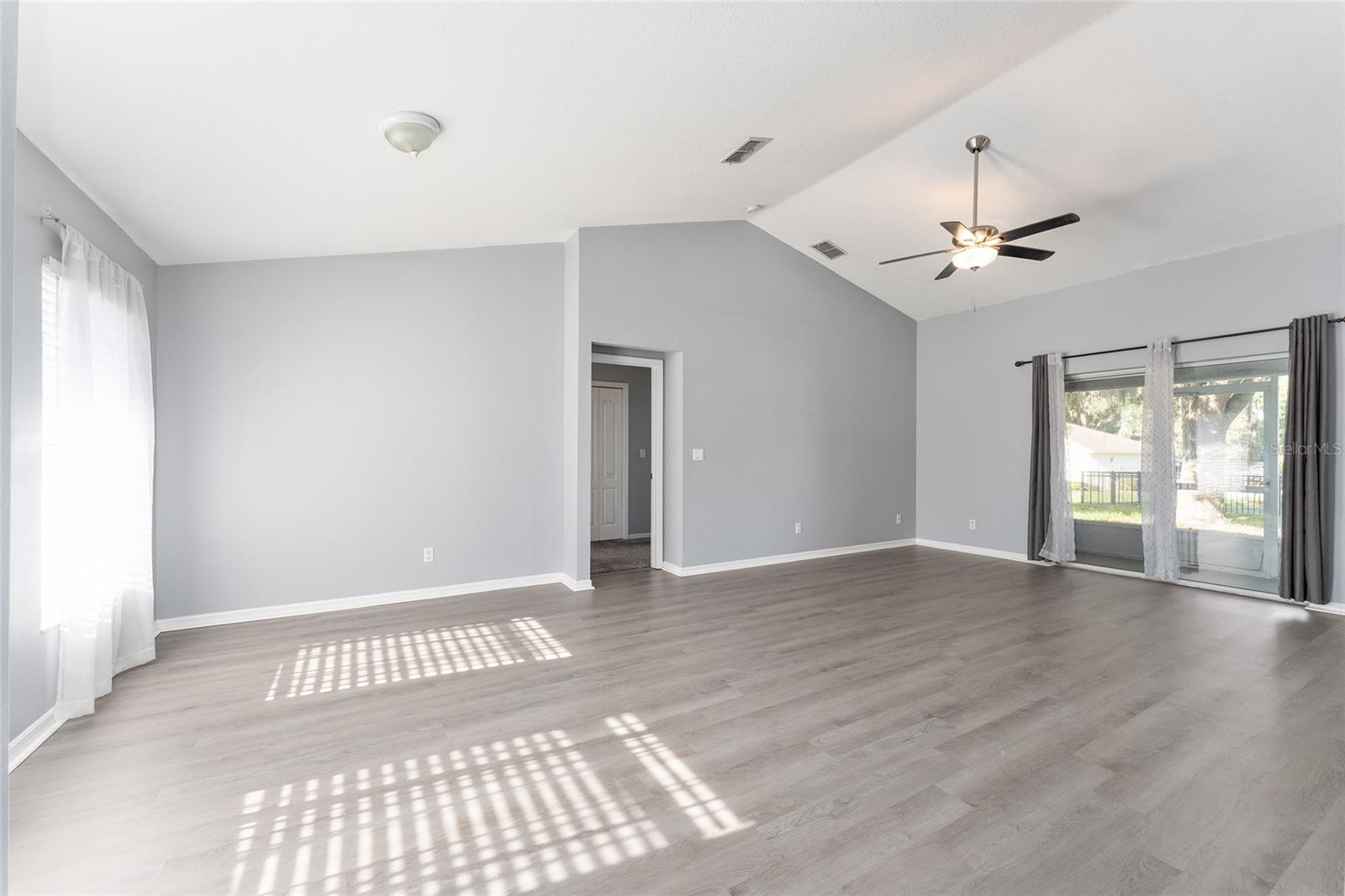 Image 10 of 50 For 6550 50th Court