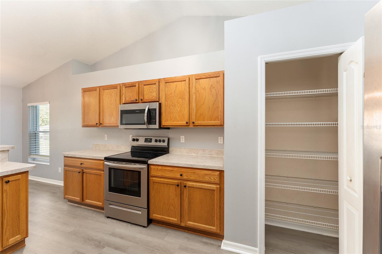 Image 16 of 50 For 6550 50th Court