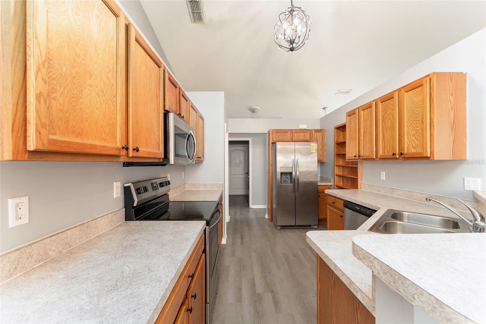 Image 18 of 50 For 6550 50th Court