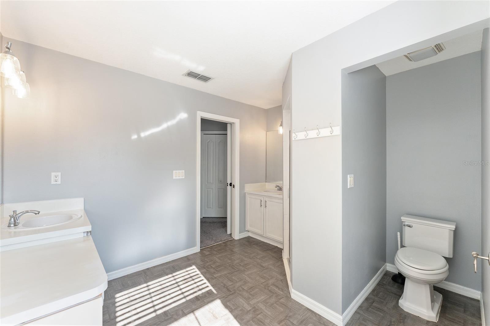 Image 32 of 50 For 6550 50th Court