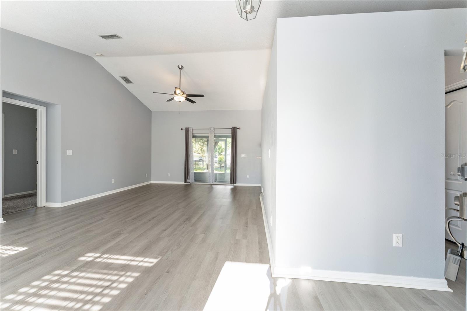 Image 8 of 50 For 6550 50th Court