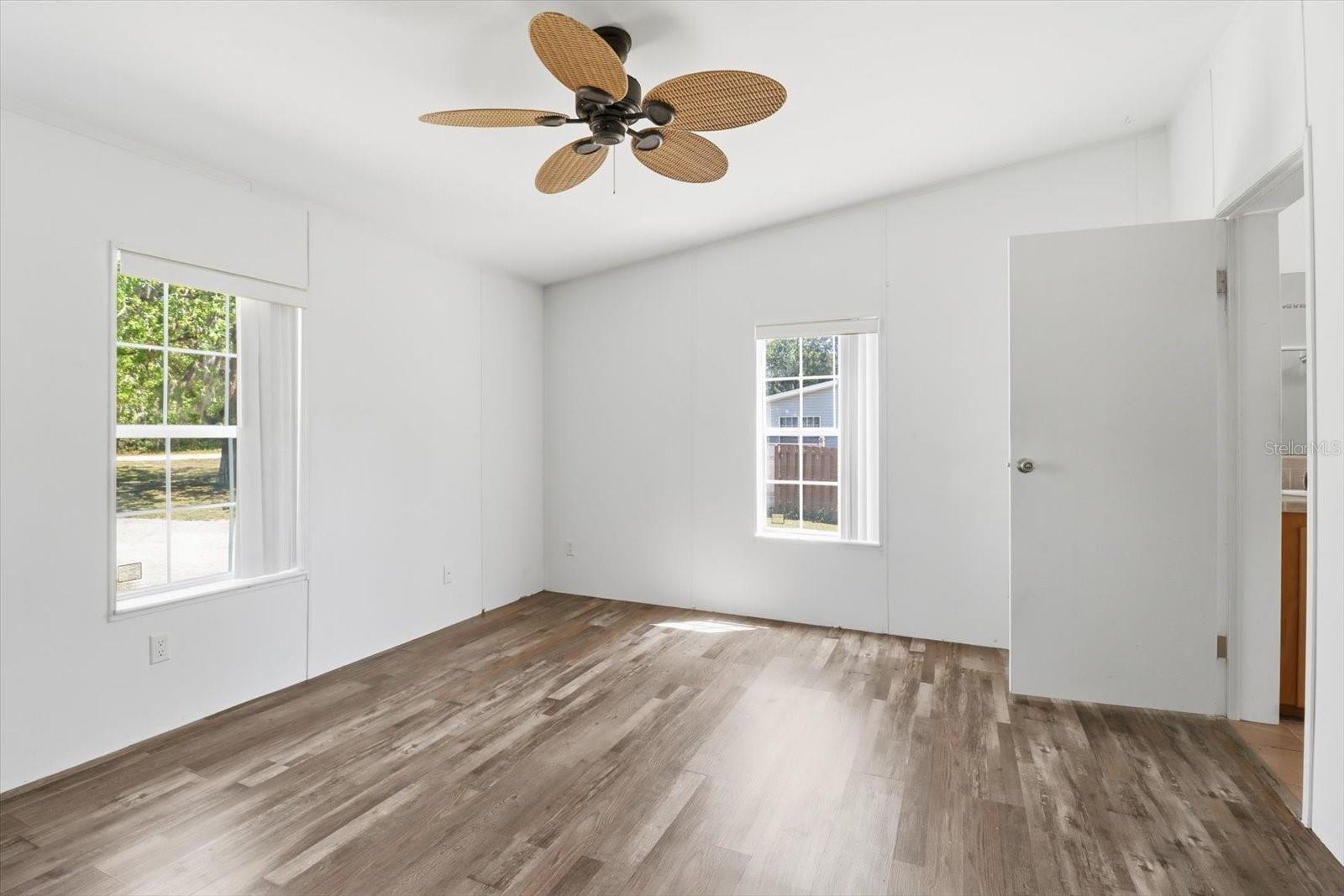 Image 11 of 45 For 5292 Bayliner Street