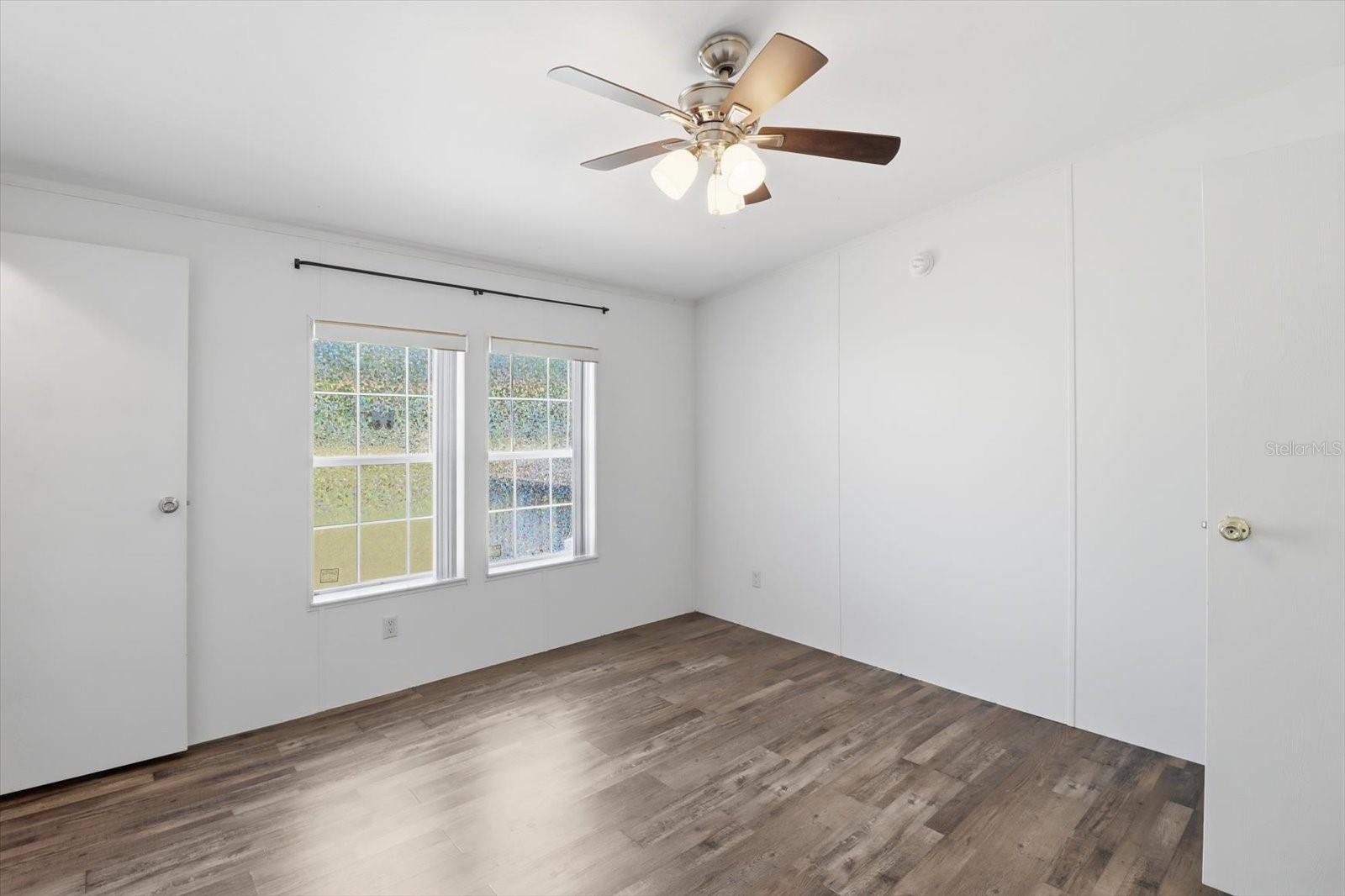 Image 26 of 45 For 5292 Bayliner Street