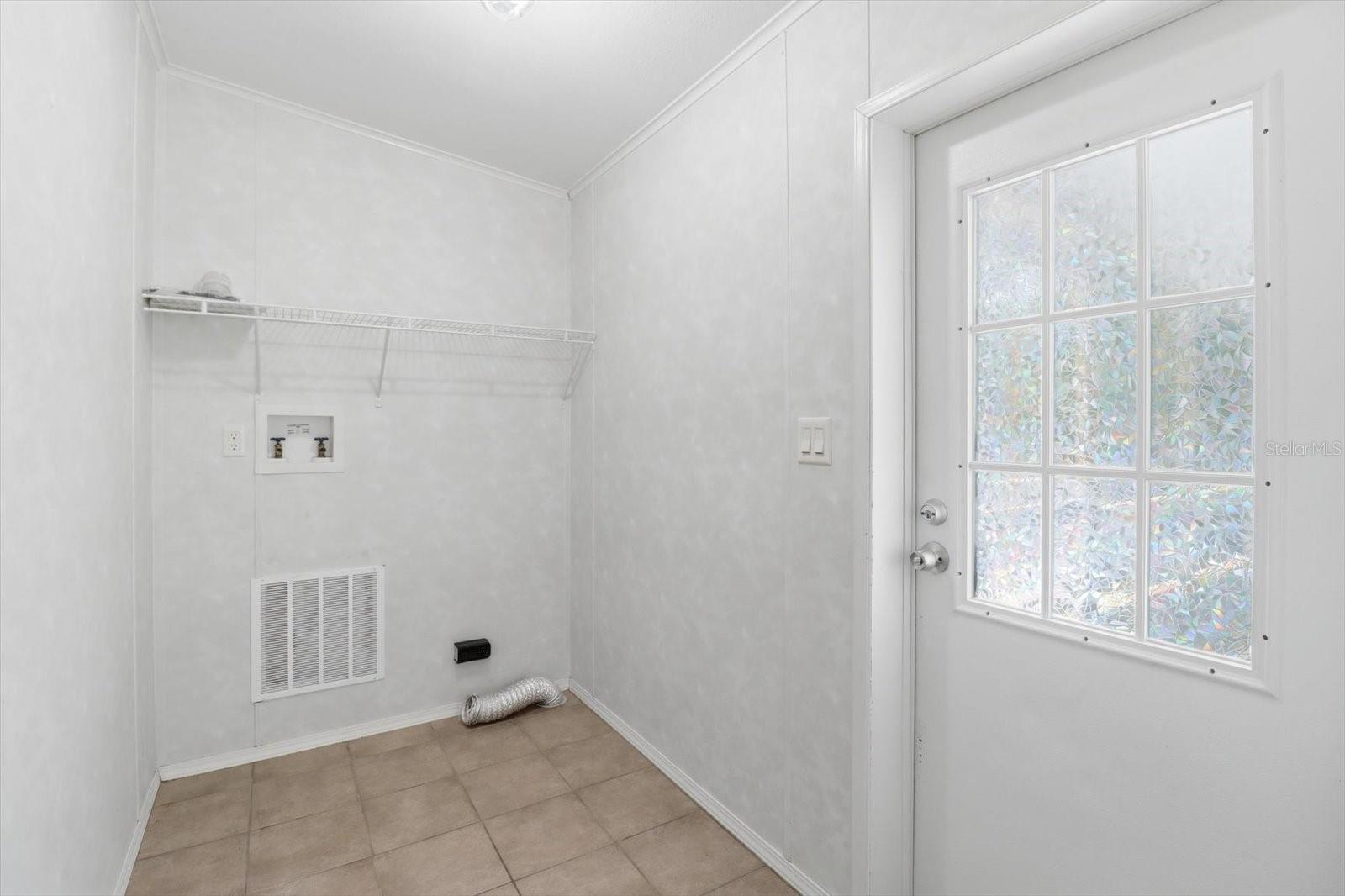 Image 33 of 45 For 5292 Bayliner Street