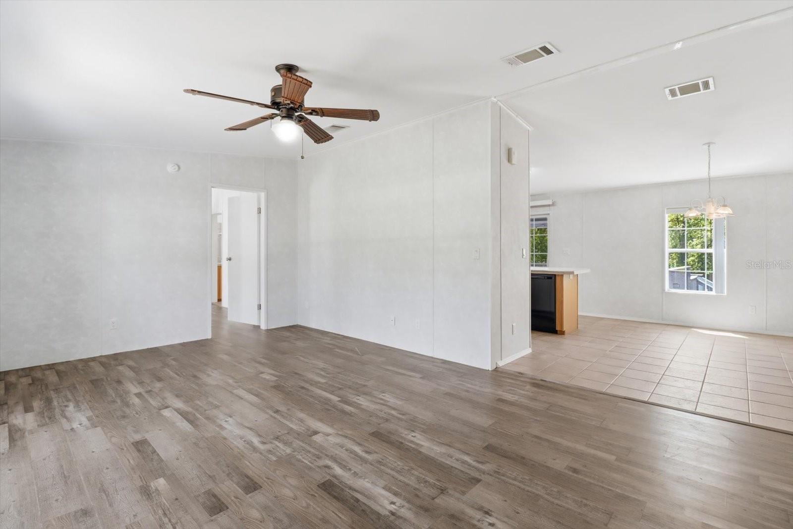 Image 7 of 45 For 5292 Bayliner Street