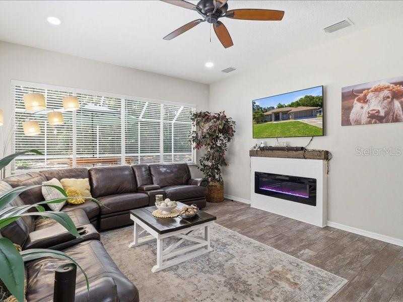 Image 17 of 45 For 35 Cypress Boulevard E