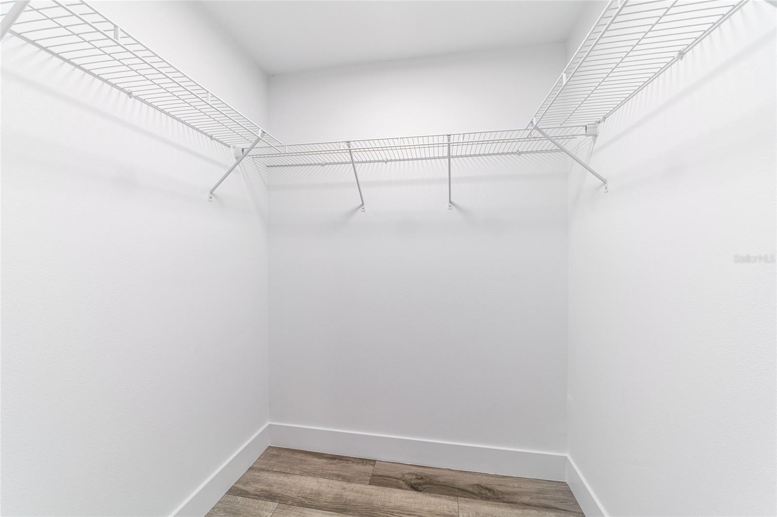 Image 24 of 31 For 13869 101 Street