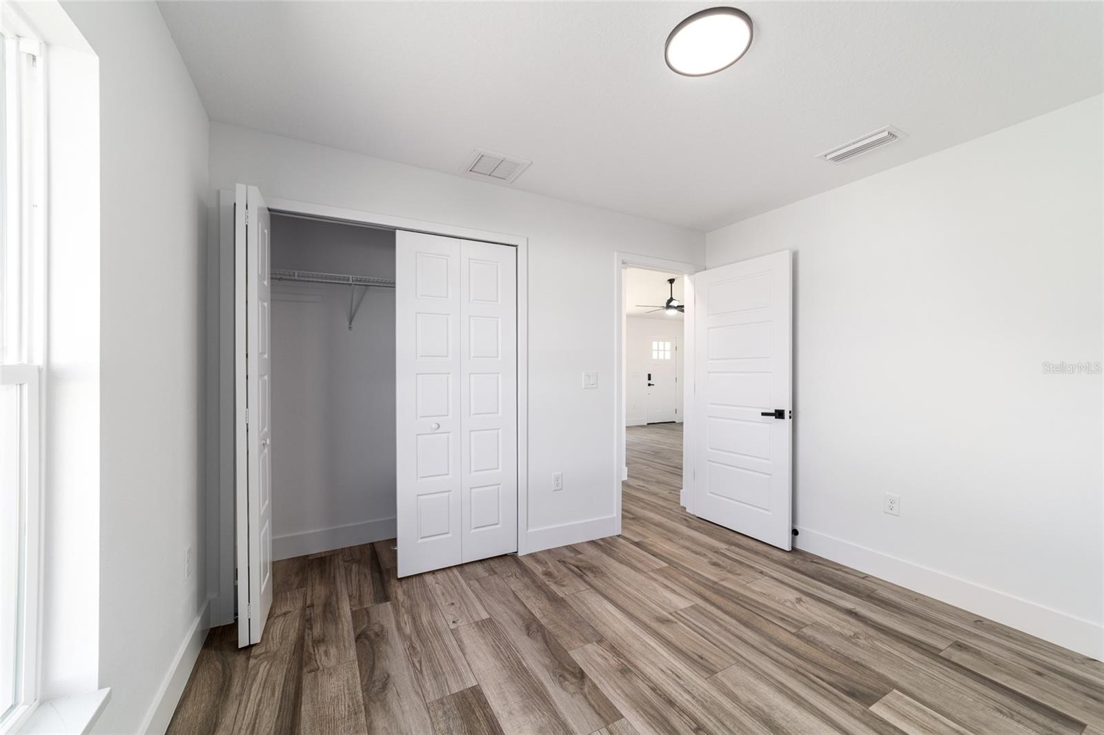 Image 26 of 31 For 13869 101 Street