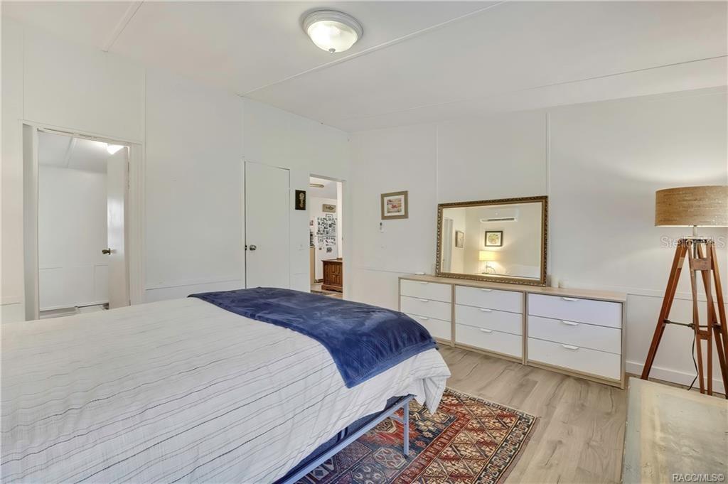 Image 17 of 51 For 27170 Townsend Boulevard