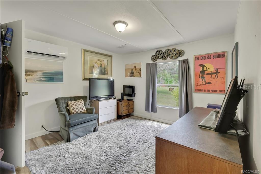 Image 22 of 51 For 27170 Townsend Boulevard