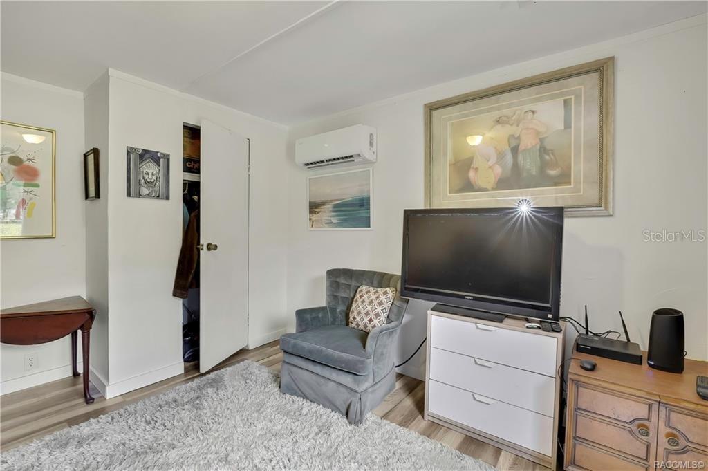 Image 23 of 51 For 27170 Townsend Boulevard