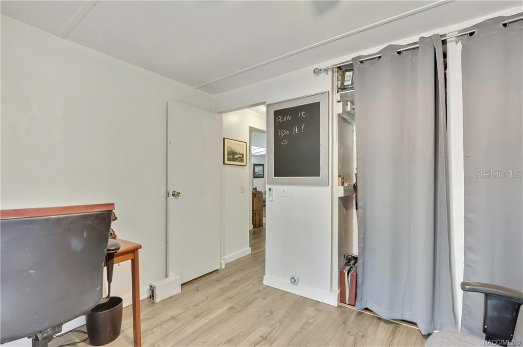 Image 28 of 51 For 27170 Townsend Boulevard