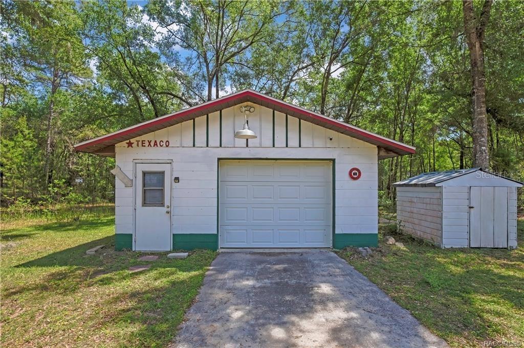 Image 33 of 51 For 27170 Townsend Boulevard