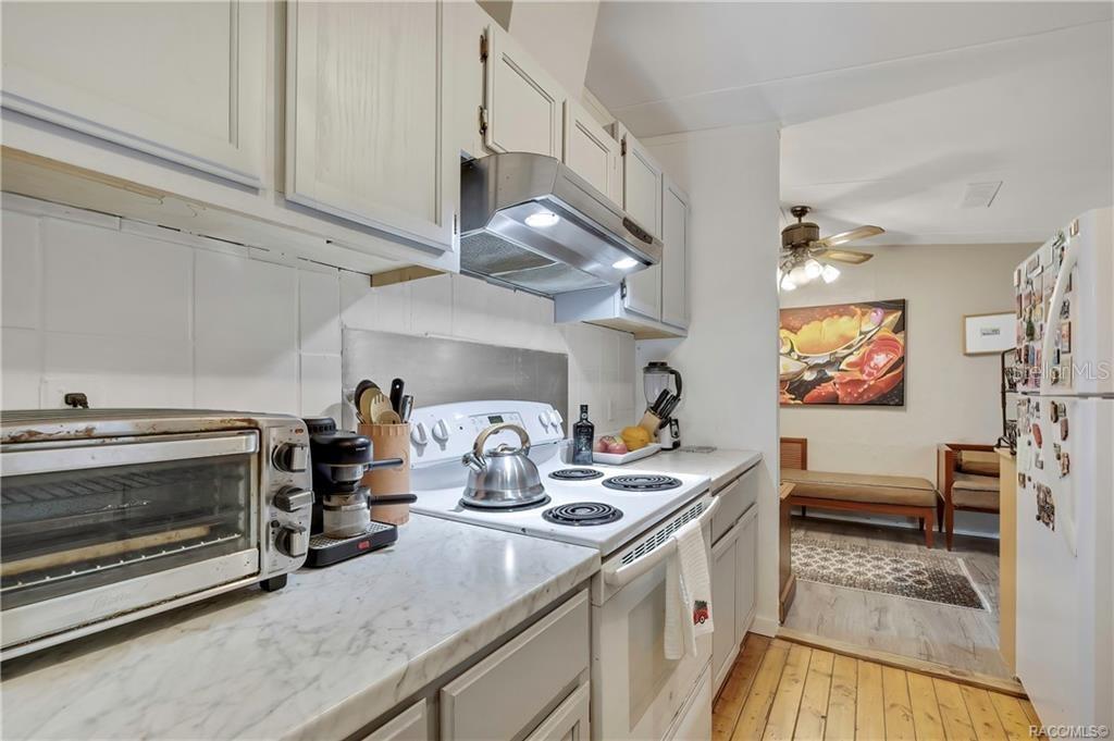 Image 9 of 51 For 27170 Townsend Boulevard