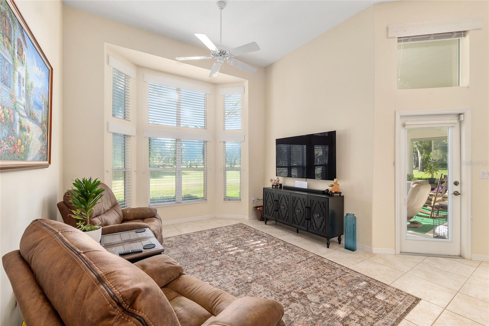 Image 18 of 80 For 10801 Sw 71st Ave