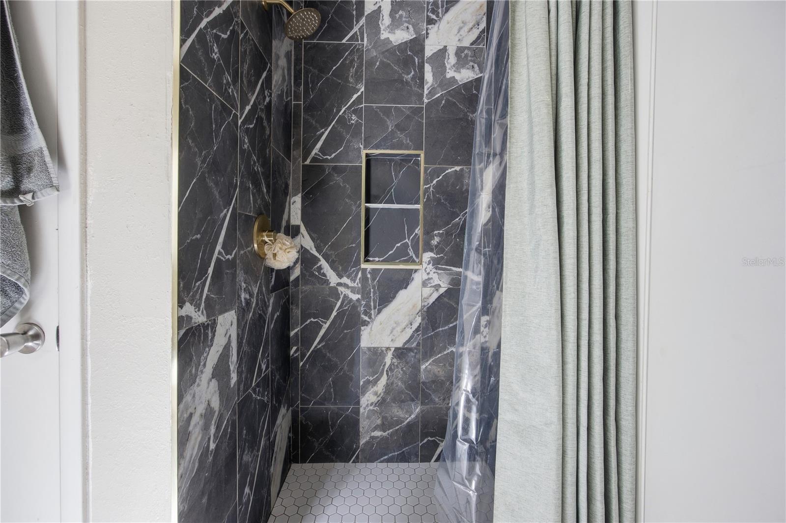 Image 18 of 33 For 4240 132nd Place