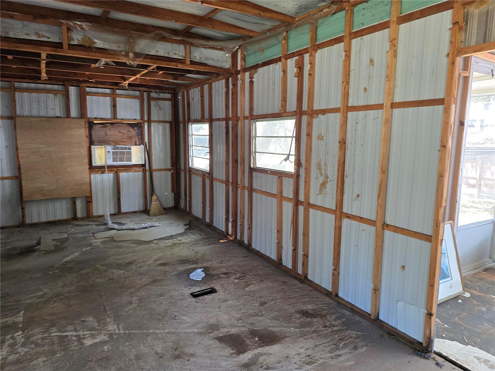 Image 12 of 34 For 14272 Sutton Court