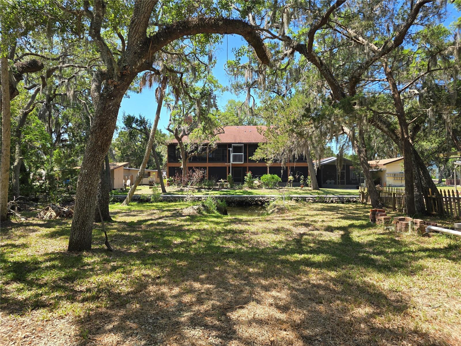 Image 21 of 34 For 14272 Sutton Court