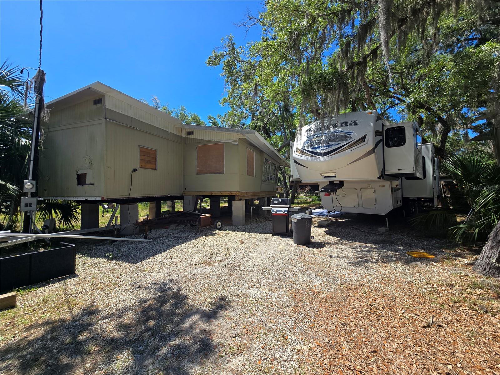 Image 4 of 34 For 14272 Sutton Court