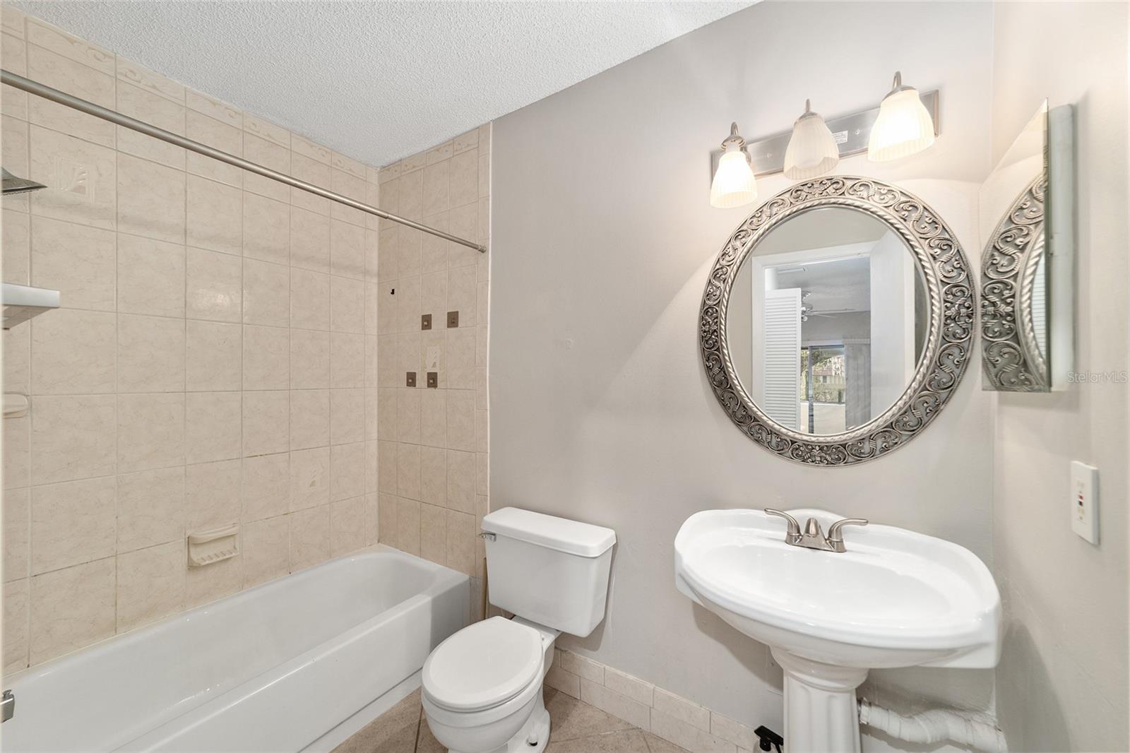 Image 19 of 43 For 3401 Fort King Street 202