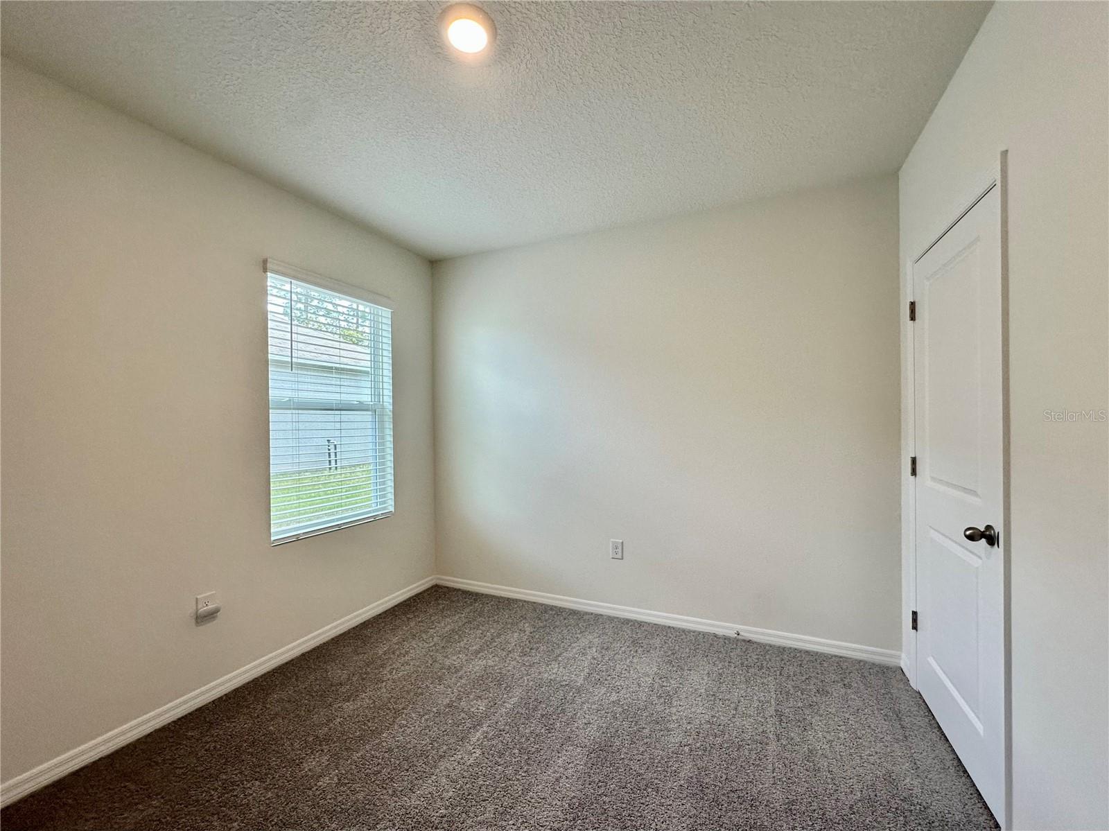 Image 18 of 22 For 19 Hickory Course Radial