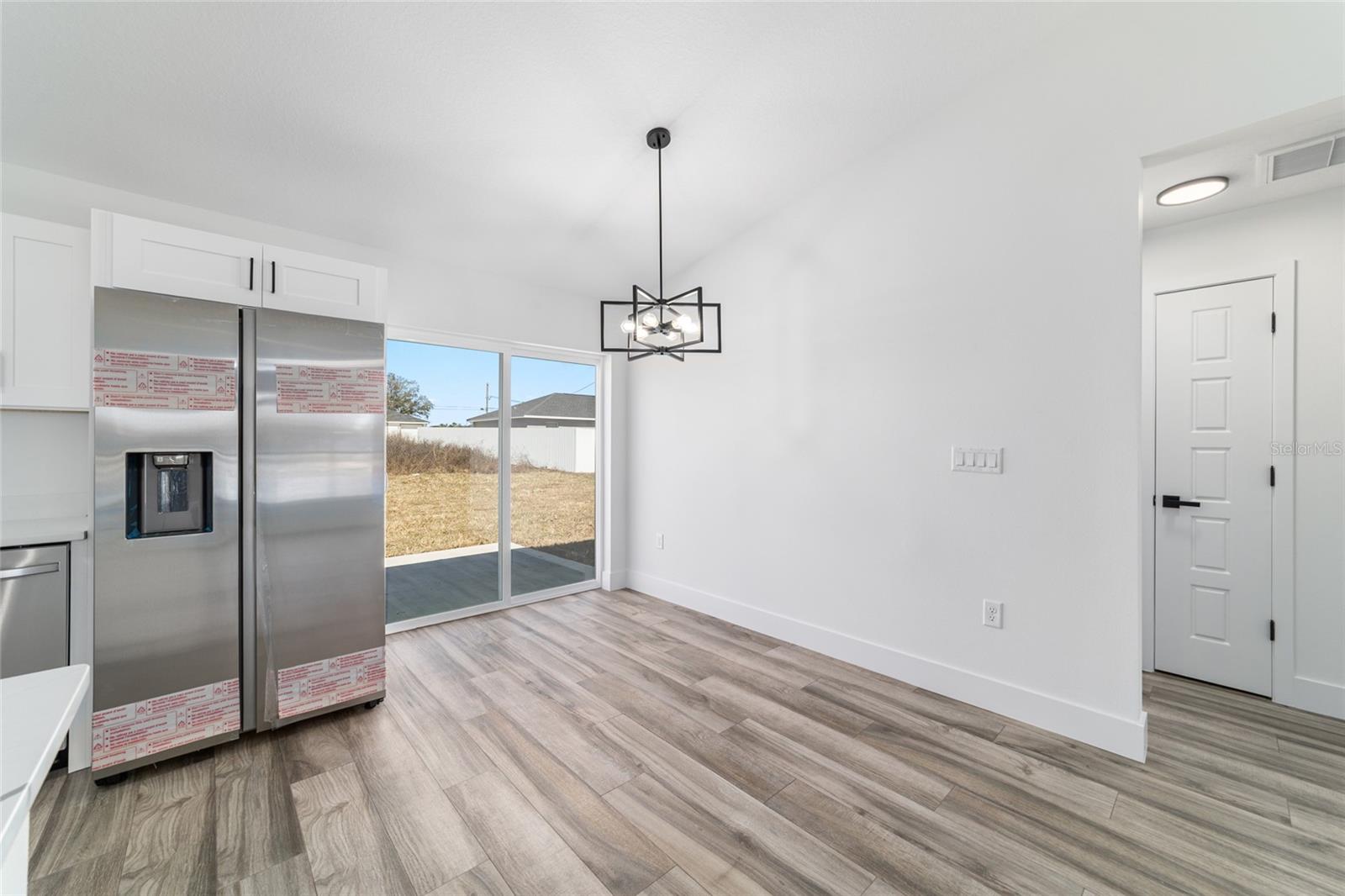 Image 12 of 31 For 13873 101 Street