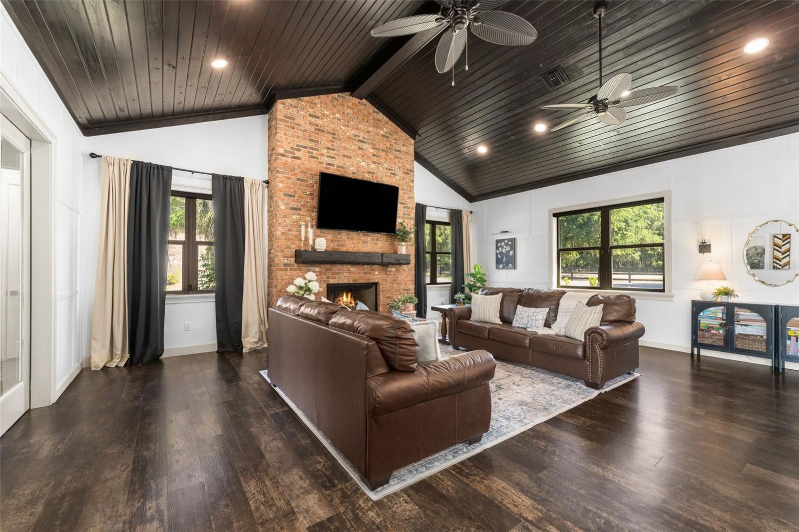 Image 13 of 94 For 17995 24th Terrace