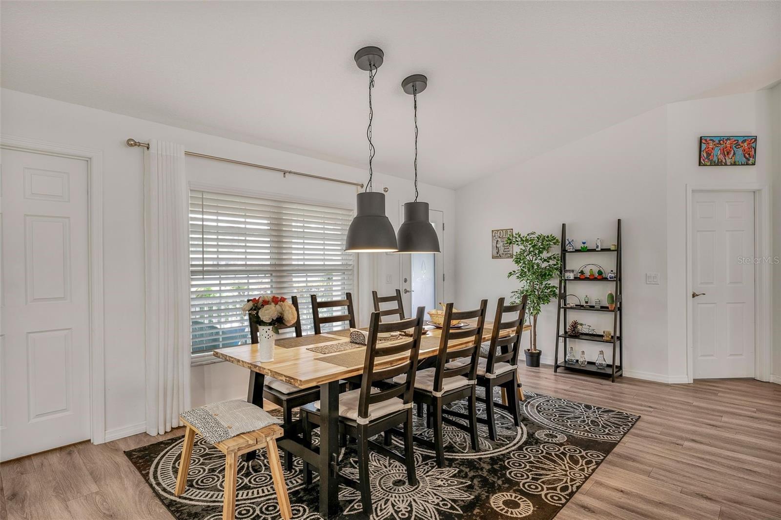 Image 18 of 48 For 276 Cunningham Avenue