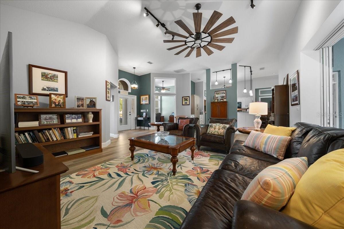 Image 7 of 31 For 6790 117th Street