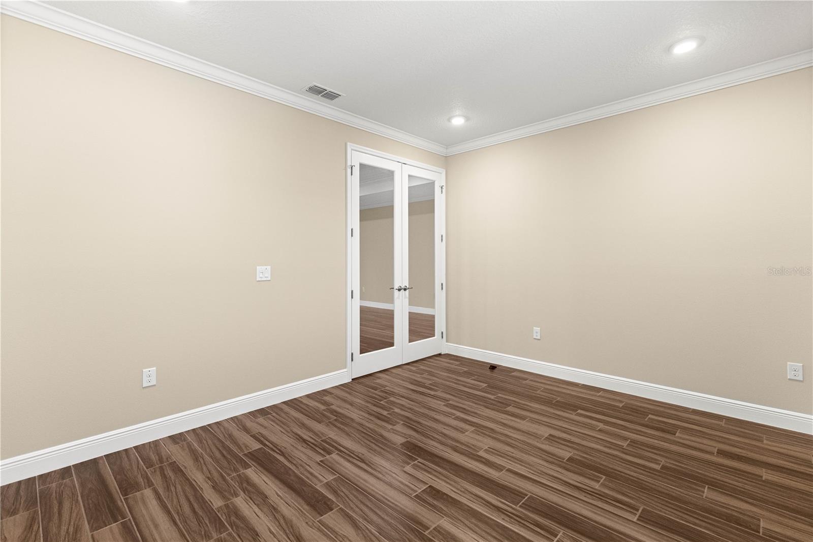 Image 11 of 87 For 9460 86th Place