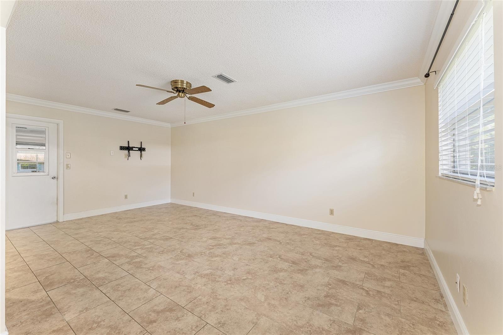 Image 21 of 37 For 8873 95th Street D