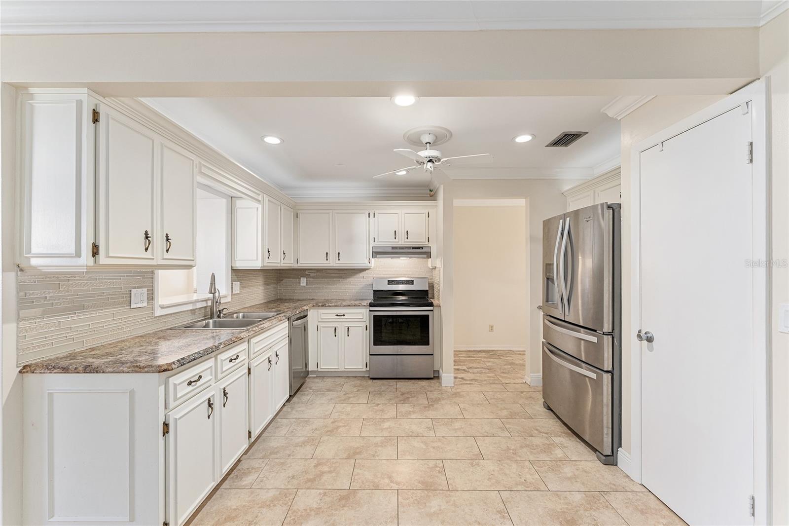 Image 24 of 37 For 8873 95th Street D