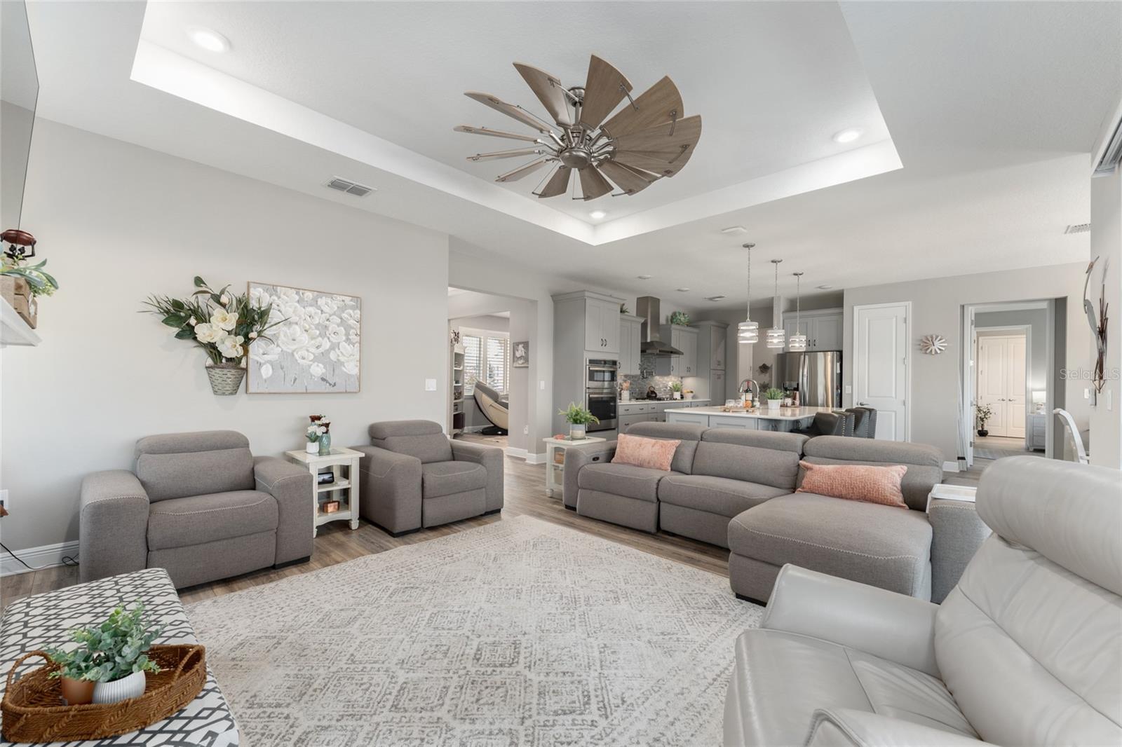 Image 12 of 77 For 8250 93rd Terrace