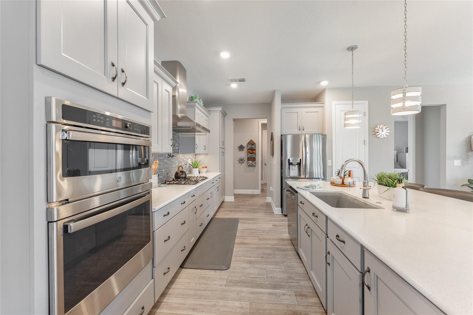 Image 21 of 77 For 8250 93rd Terrace