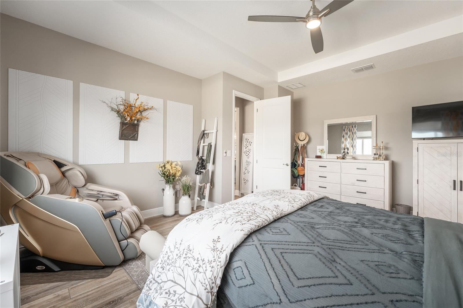 Image 24 of 77 For 8250 93rd Terrace