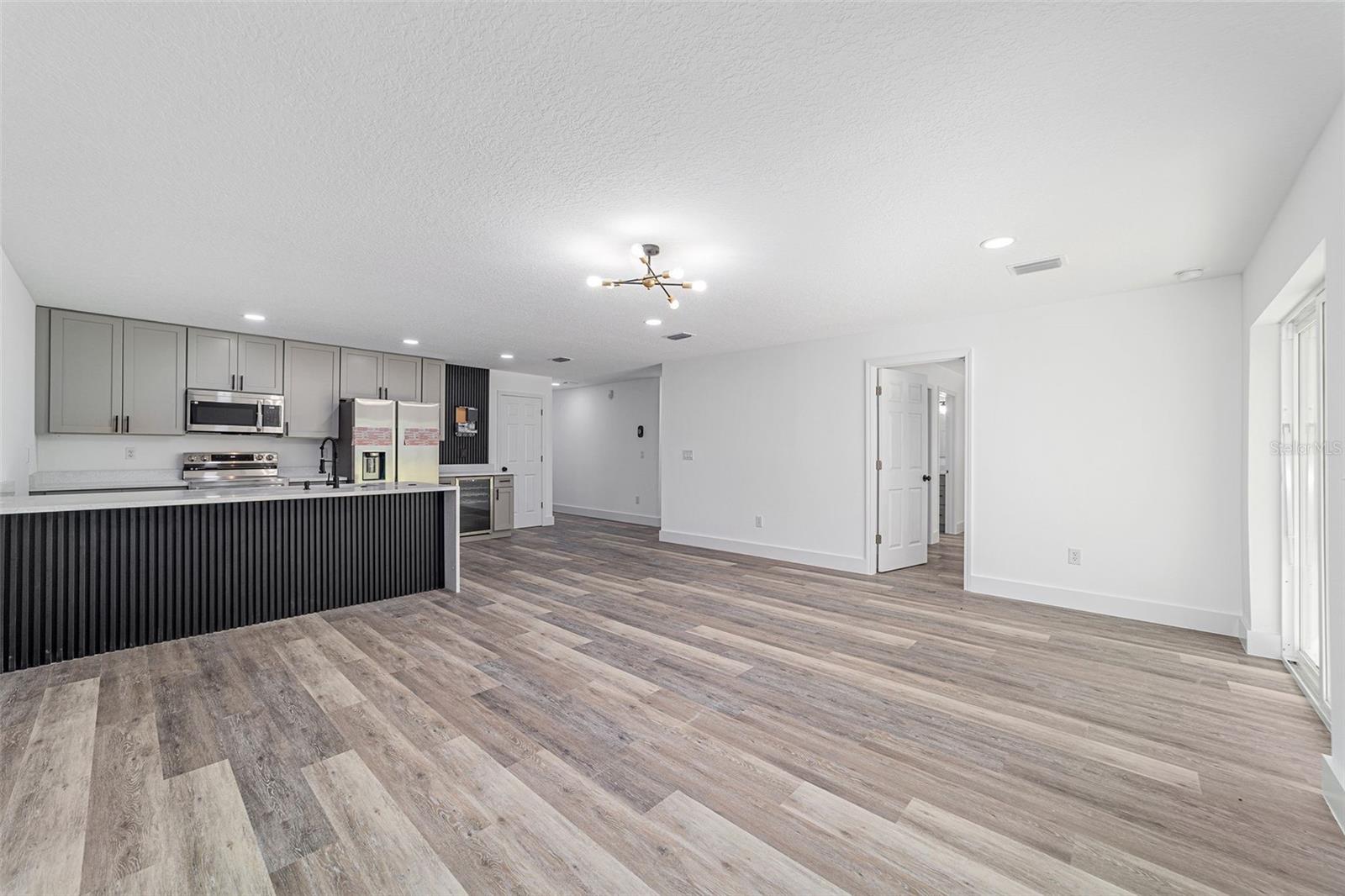 Image 10 of 23 For 6839 23rd Avenue