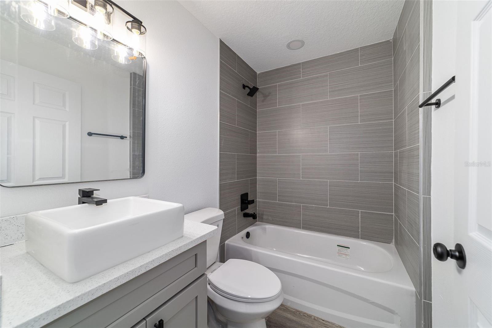 Image 18 of 23 For 6839 23rd Avenue