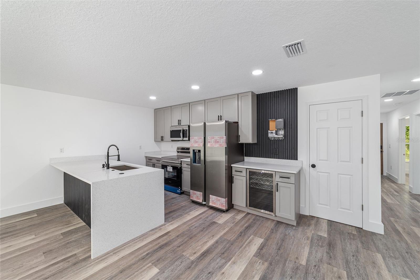 Image 9 of 23 For 6839 23rd Avenue