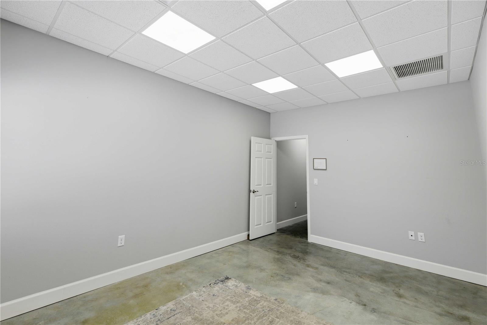 Image 18 of 26 For 943 17th Avenue