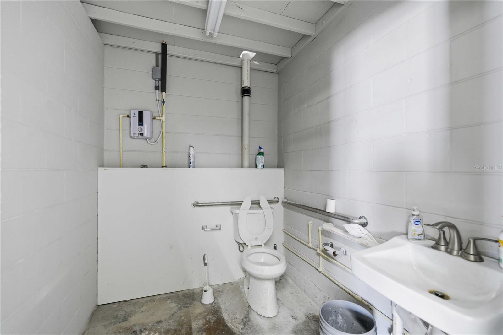 Image 24 of 26 For 943 17th Avenue