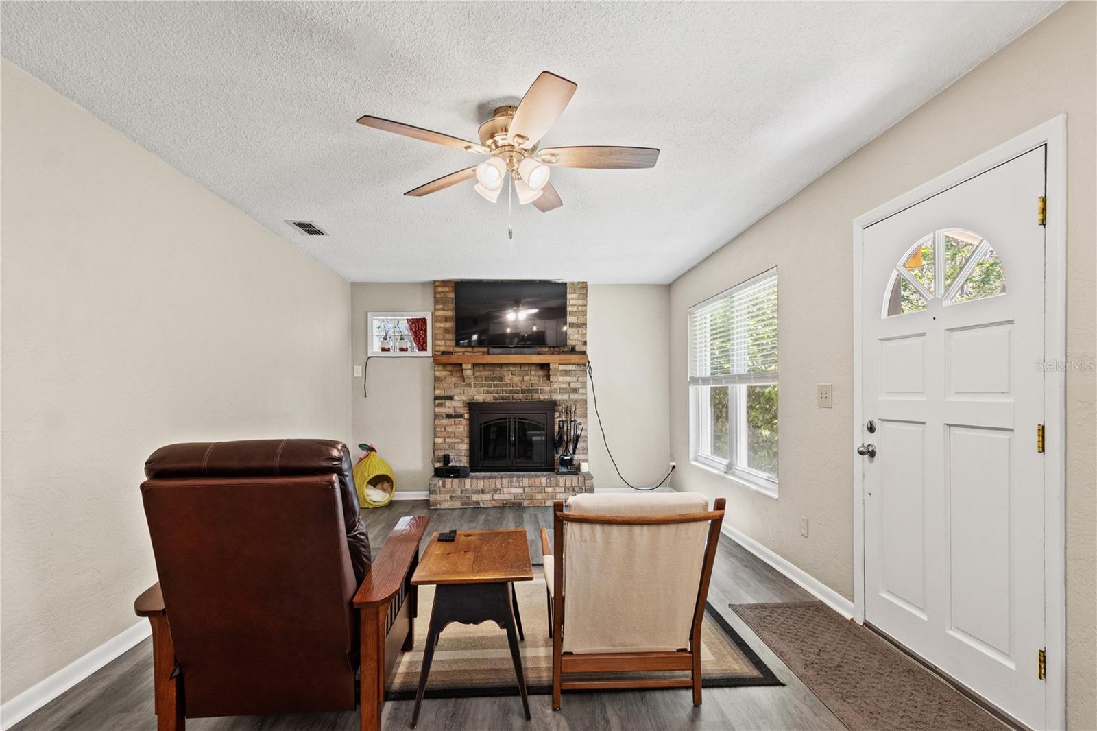 Image 15 of 53 For 2312 9th Terrace