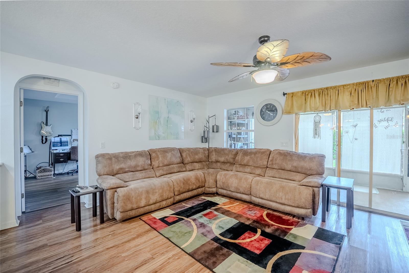 Image 3 of 21 For 8327 79th Circle